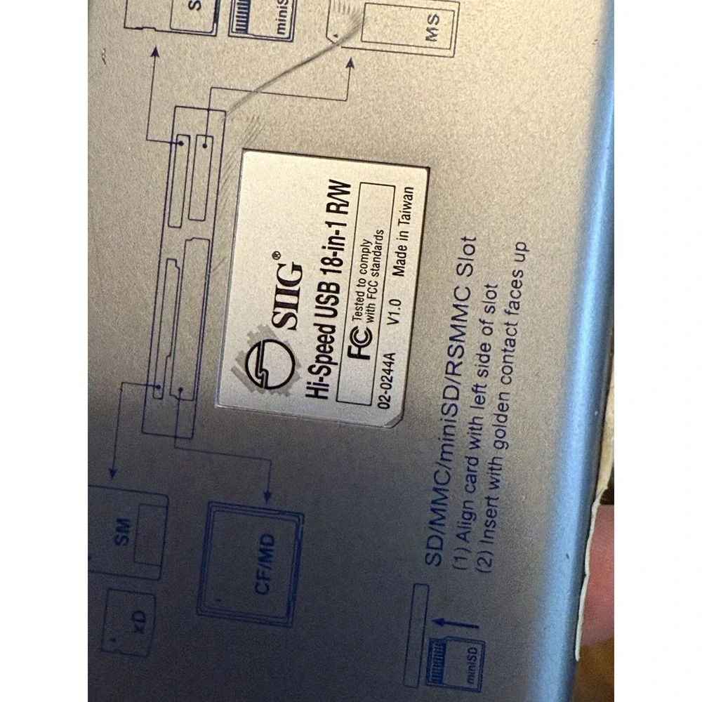 SIIG JU-PC1812-S1 Silver External 18-in-1 USB 2.0 Hi-Speed Card Reader/Writer